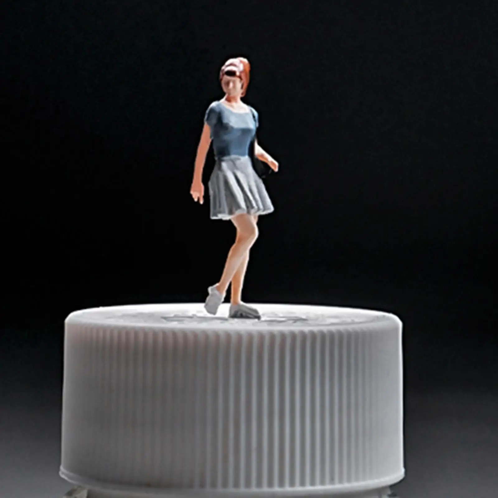 

Масштаб 1/64, миниатюрная фигурка, синяя юбка, расположение сцены для девушек, для железной дороги, коллекции, модель для сада, архитектурная модель поезда