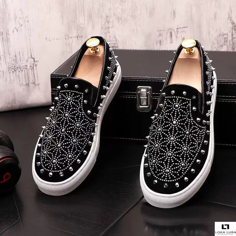 

New Men Tide Leather Casual Shoes Fashion Luxury Rivet Flat Skateboard Shoes Leisure Slip-on Loafers