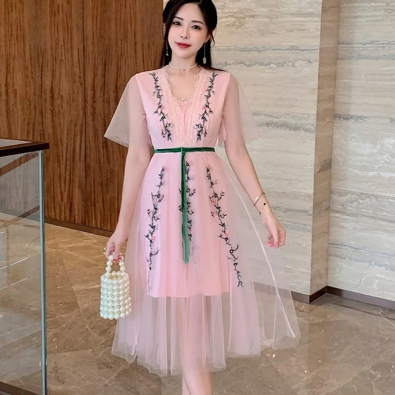 

Женское Сетчатое платье с вышивкой, розовое Приталенное кружевное платье принцессы во французском стиле с коротким рукавом, лето