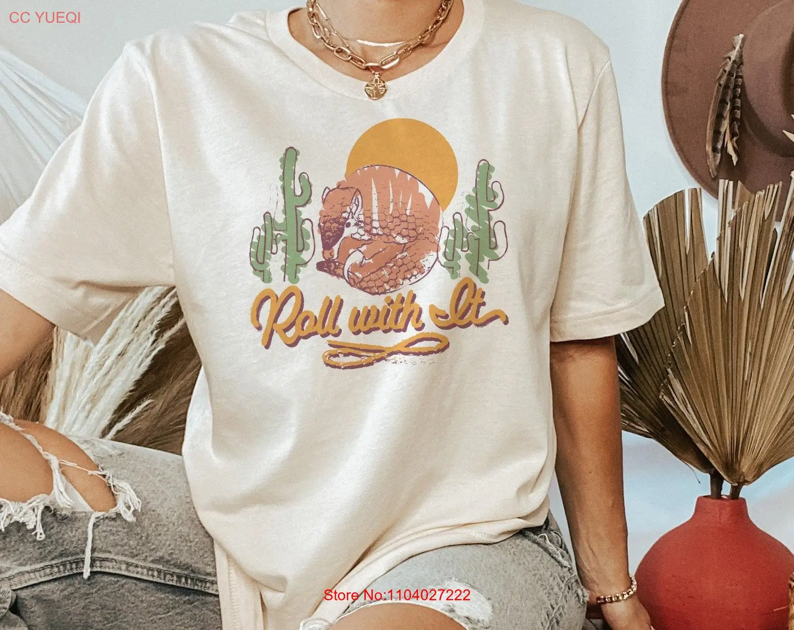 Футболка Roll With It Armadillo Комфортные цвета Модные западные длинные или короткие