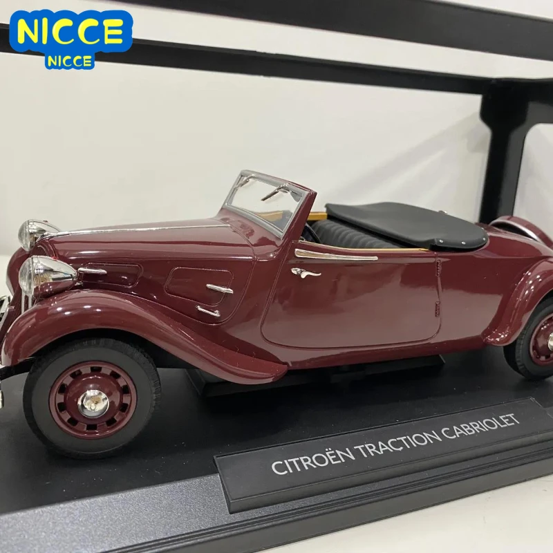 

Модель автомобиля-кабриолета из металлического сплава, 1:18