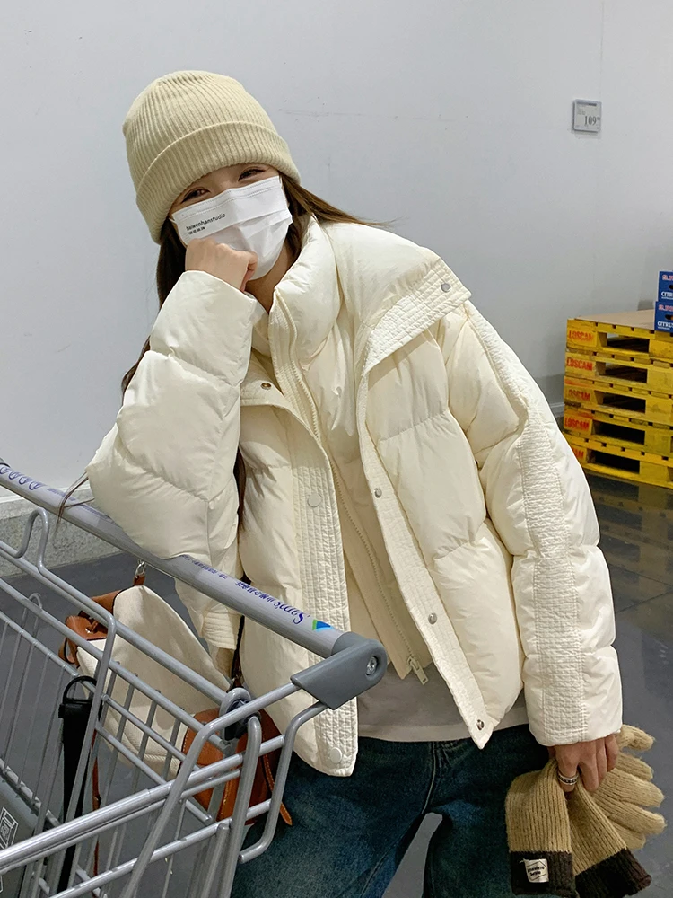 Кремово-белый короткий пуховик с воротником-стойкой женский зимний 2024 новый