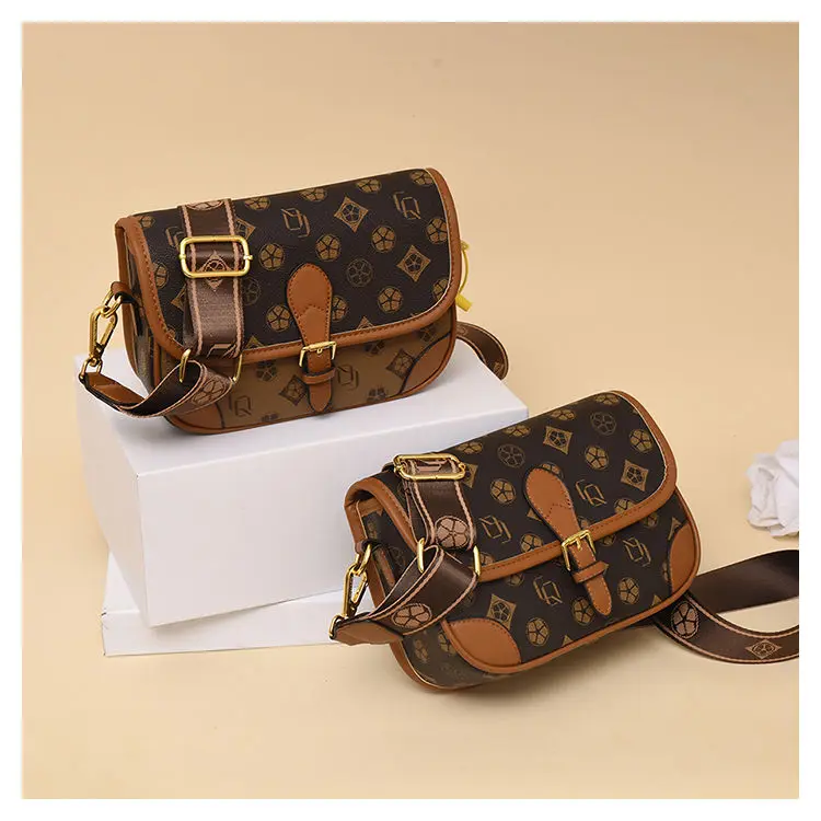 Leather texture fashion retro hand bag small square new fashion niche light luxury high sense crossbody bag