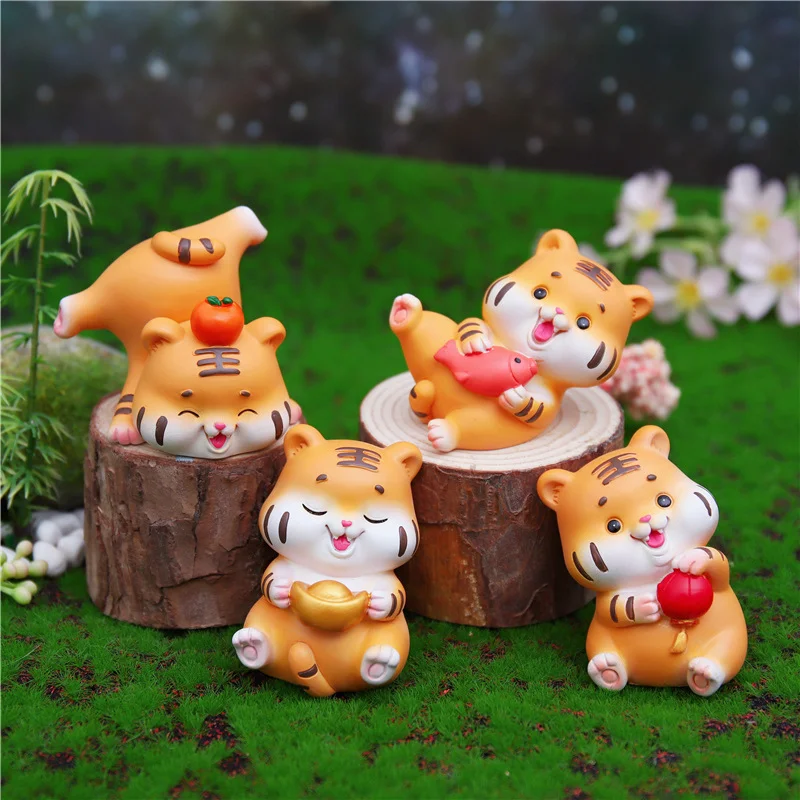 

2022 New Year Mascot Small Tiger Miniatures Figurines Holiday Gift Cake Car Cartoon Gardening Ornaments Home Decoration