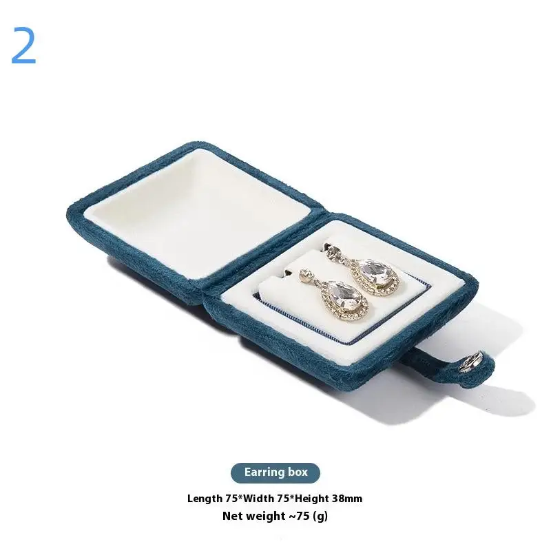 

Бархатный футляр для украшений HWetR