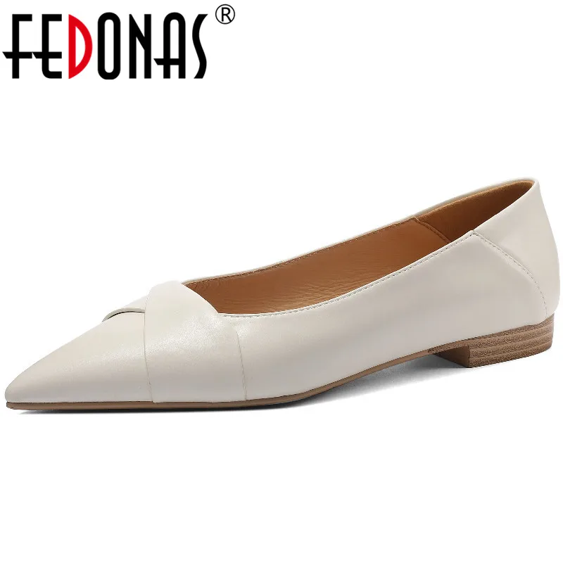 

FEDONAS/женские туфли-лодочки из натуральной кожи с острым носком на низком каблуке; Модная комбинированная обувь для женщин; Коллекция 2023 года; Сезон весна-лето; Женская Повседневная офисная обувь