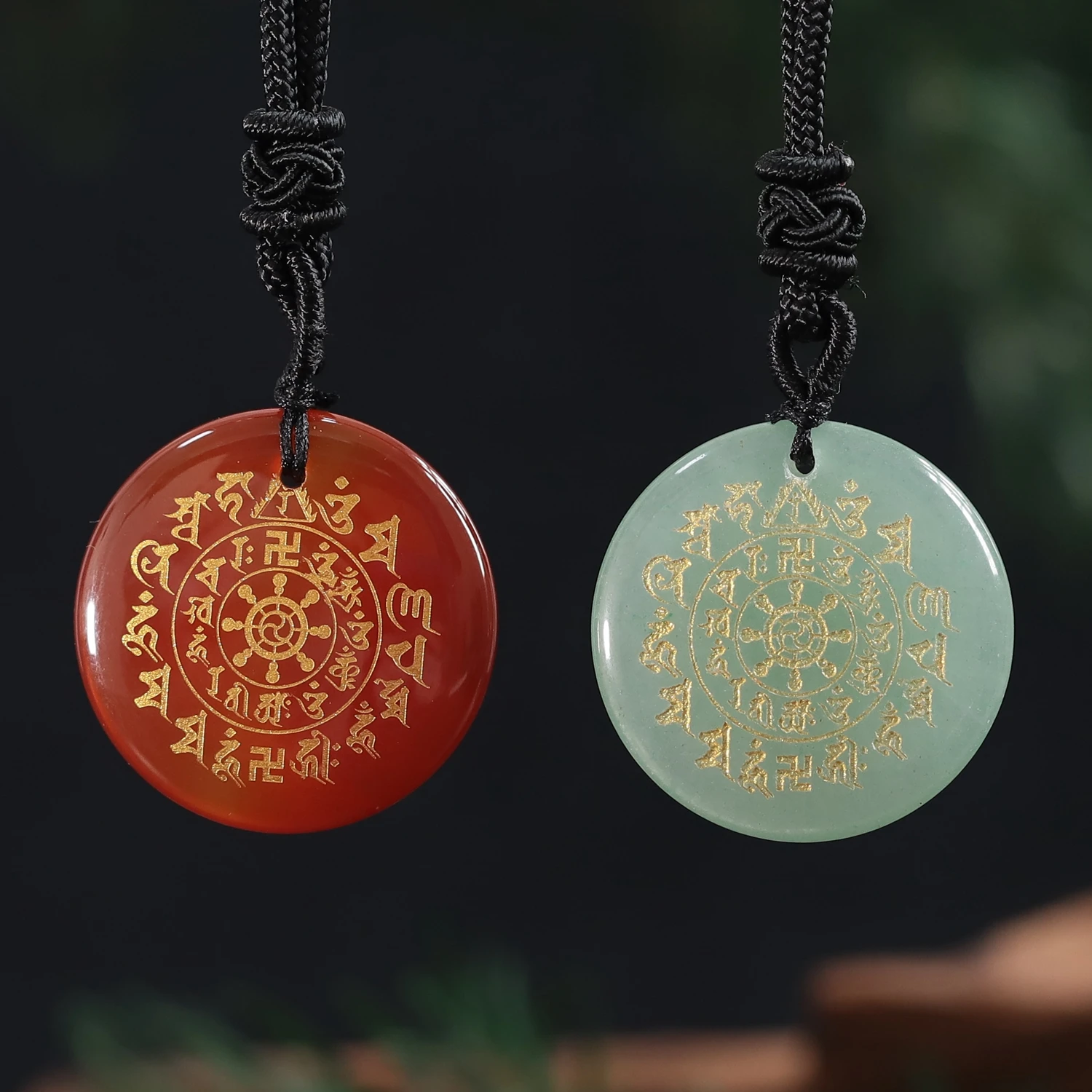 

Natural Agate Gemstone Carved Auspicious Pattern Pendant Feng Shui Amas Wealth Pendant Men Women Pendant Necklace