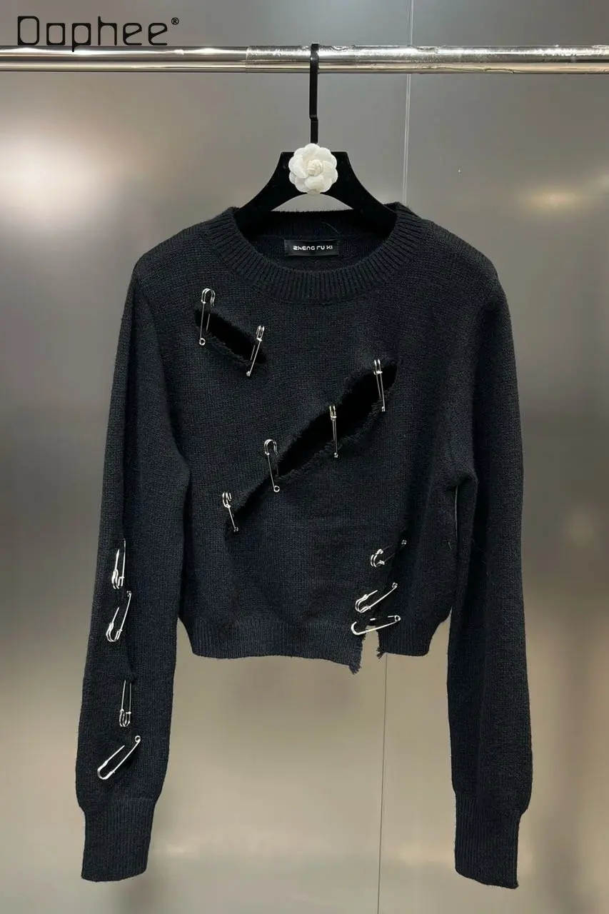 

Женский свитер с круглым вырезом, длинным рукавом и декоративными булавками