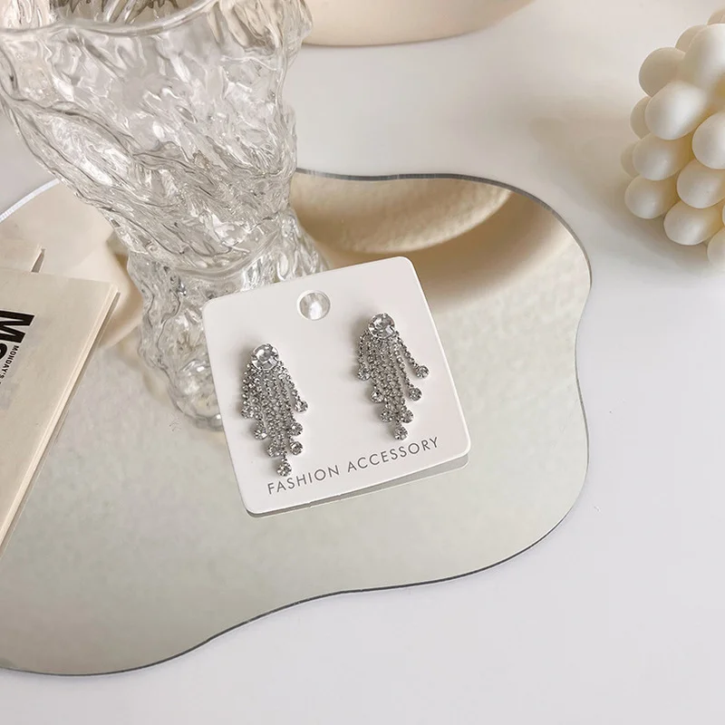 

Minar Hyperbole Bling Bling Long Tassel Rhinestones Dangle Earring for Women Exquisite Silver Color Metal Circle Earring Jewelry