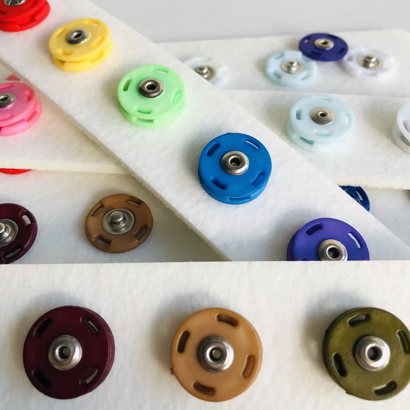 Рисунок 3 - Обучающие пуговицы Монтессори