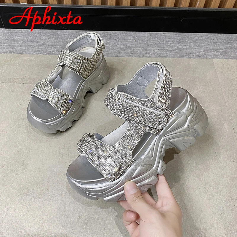 Женские Серебристые сандалии на платформе 8 см