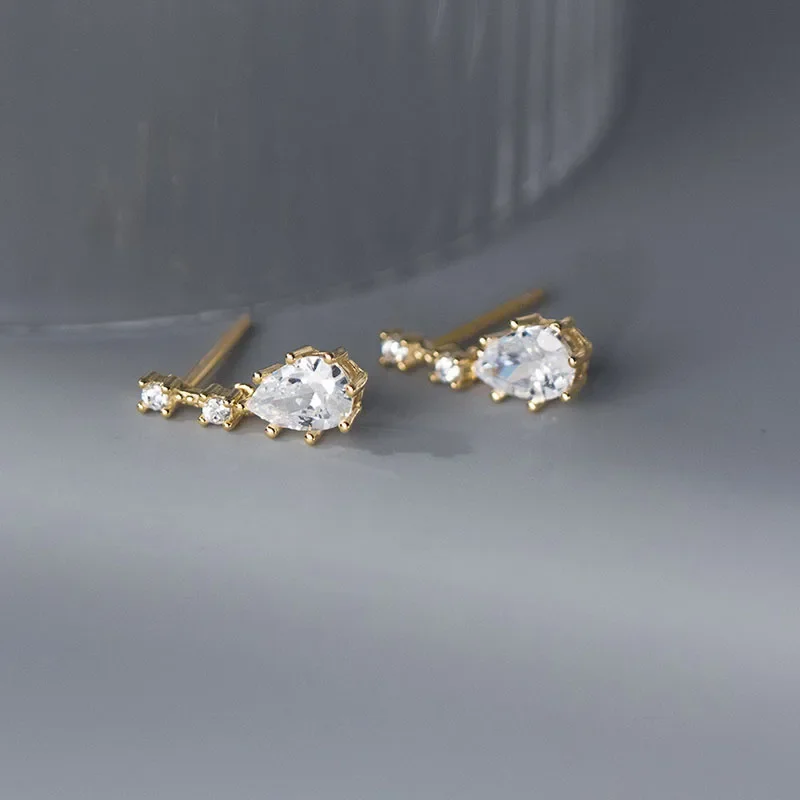 Женские серьги-гвоздики из серебра 925 пробы с фианитом