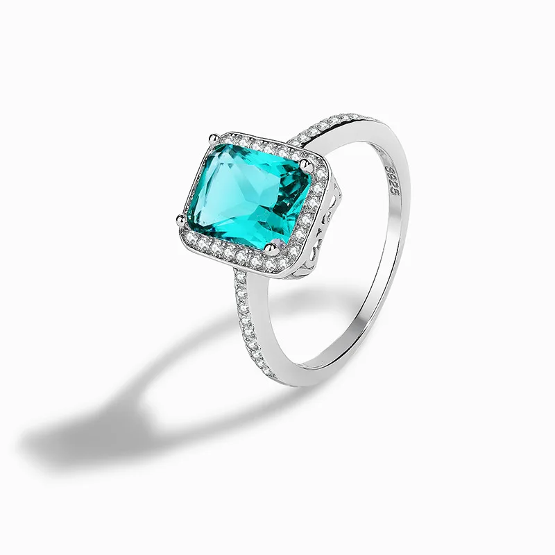 

Универсальное изысканное женское кольцо из серебра 925 пробы с белым золотом