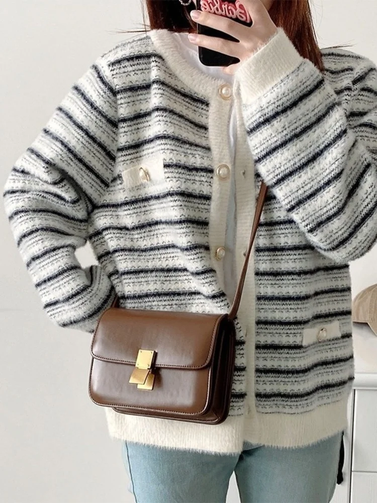 

Женский свободный кардиган в полоску, повседневный трикотажный кардиган контрастных цветов с круглым вырезом, модель G826 на осень, 2022