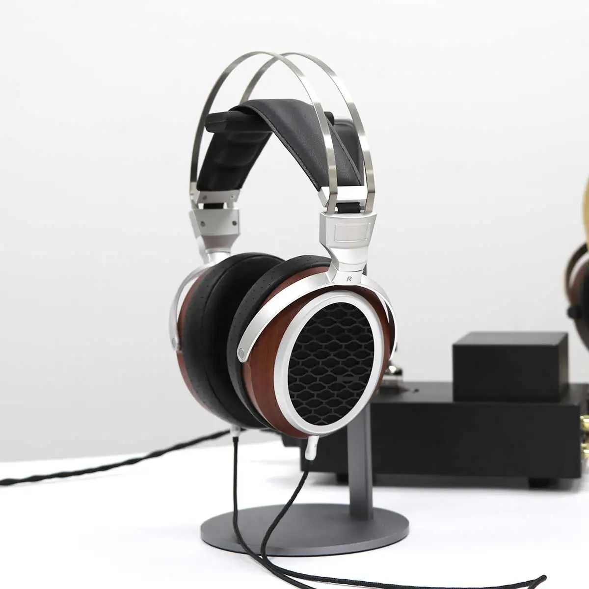 

BLON B20 97x76mm Full-Size Planar Magnetic Wood Over-Ear Open Back Headphone
