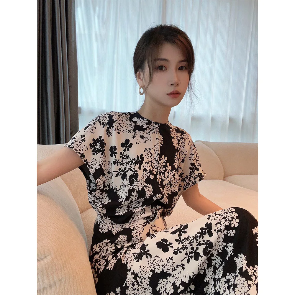 

2023 Summer French black and white floral print skinny crinkled waist-skimming long dresses women