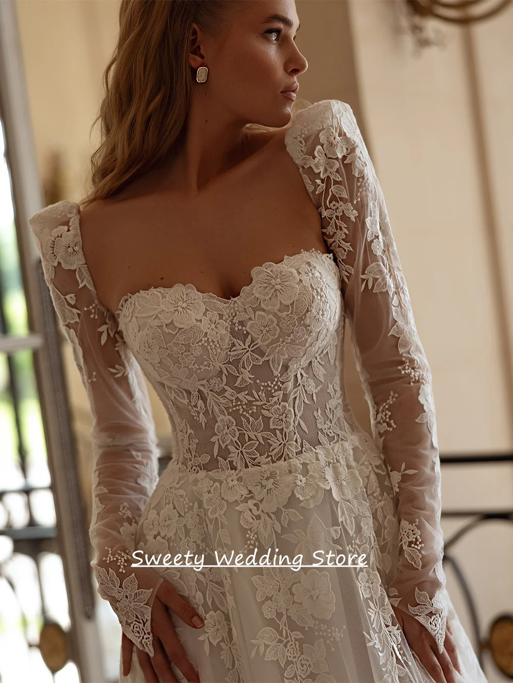 Фото Gorgeous Lace Wedding Dress Robe De Mariee Customized Sweetheart Long Sleeves Court Train Illusion Back Bridal Gown №4