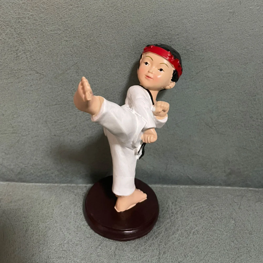 

Ornament Figure Resin Figurine Adornment Cake Miniature Desk Decorations Boy Taekwondo Sculpture