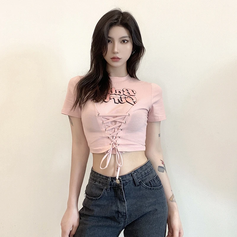 Женский короткий топ с коротким рукавом и надписью в обтяжку |