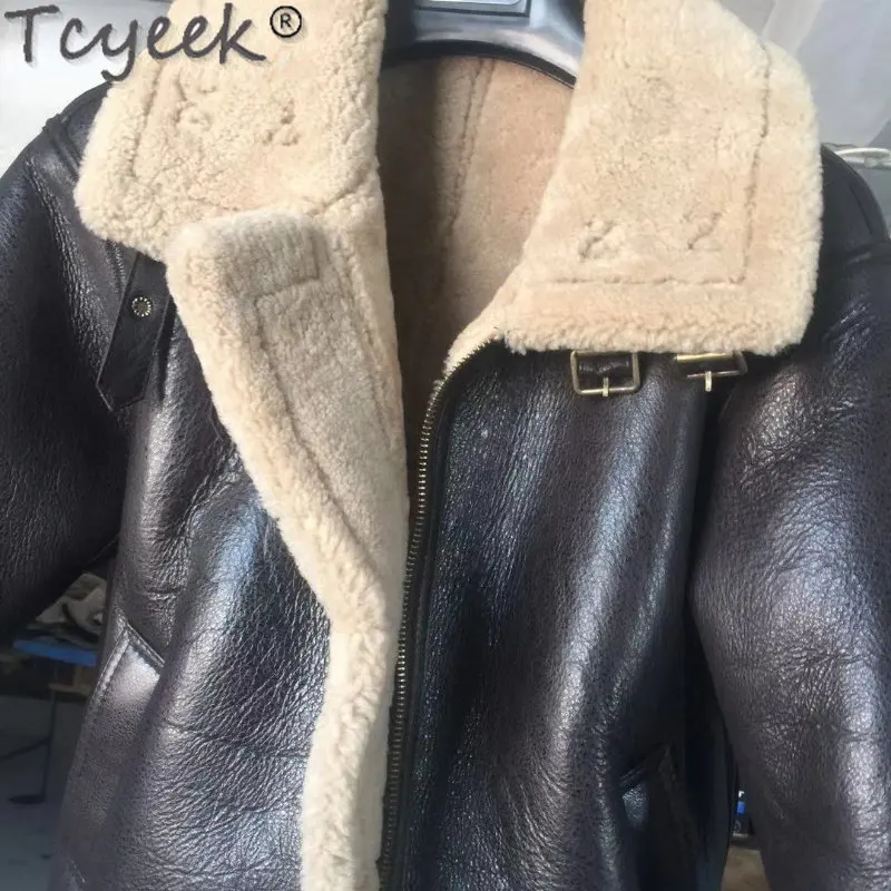

Tcyeek New Genuine Leather Jacket Men Winter Fur Coat Natural Sheepskin Fur Coats Men Clothing Warm Flight Suit Outerwear SGG795