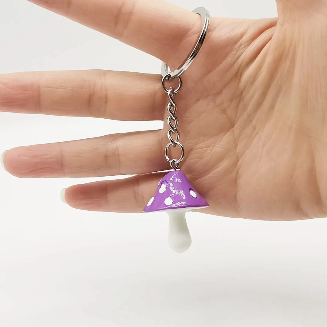 1шт. Ключевая цепочка с красочными маленькими грибами, подвеской для сумки из смолы, промо-подарками оптом. Случайный цвет включен.