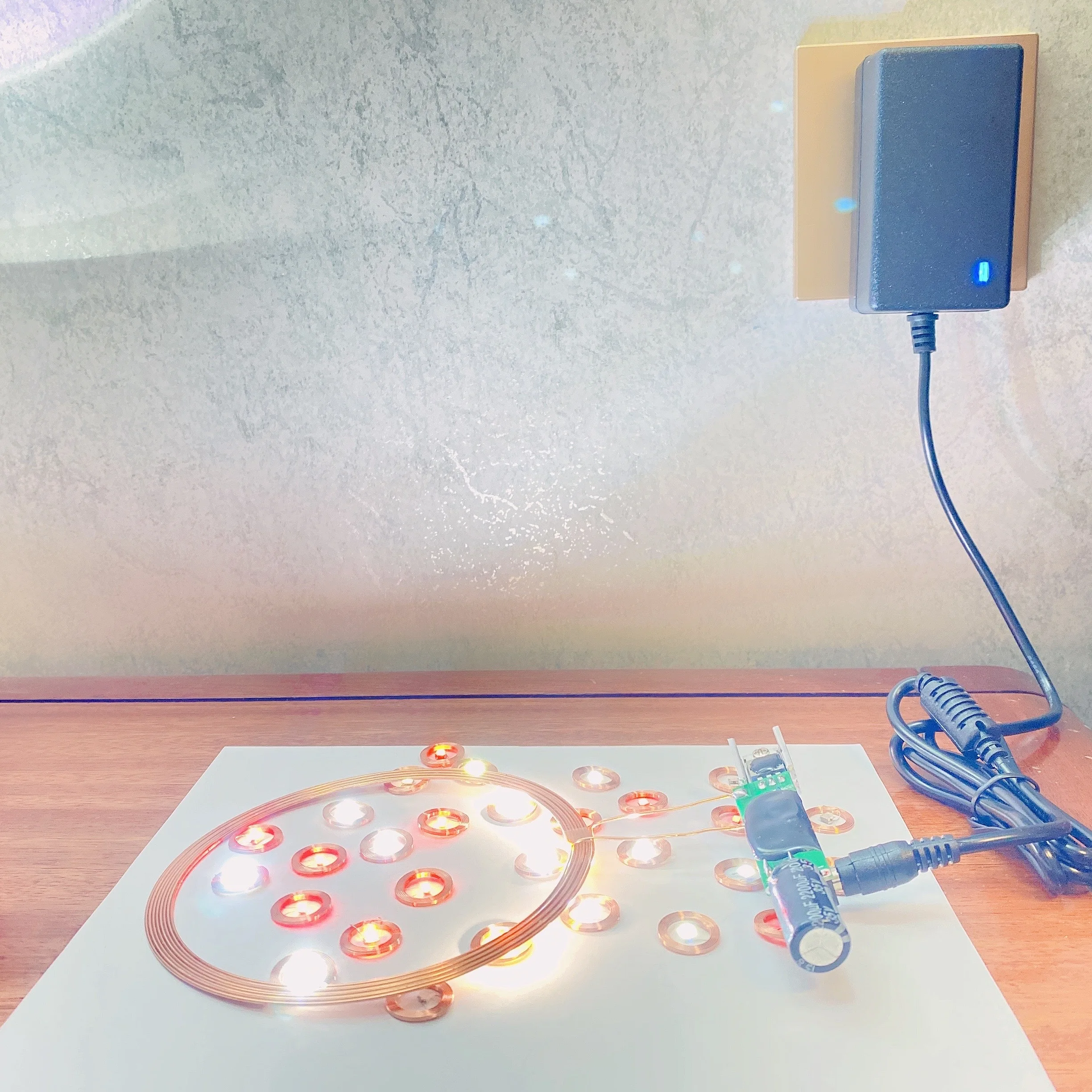 Taidacent 5 Pcs Induction Wireless LEDs and Coil High-Power Wireless Induction Lamp Bead Wiring-Free LED Lamp for Gundam Model