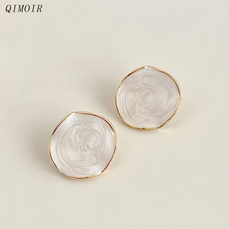 Круглые металлические эмалевые серьги-гвоздики с кремом