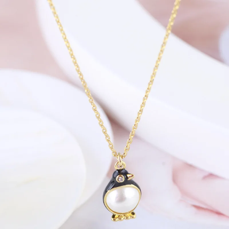 

European and American jewelry creative fun little penguin pearl pendant fashion necklace collarbone chain