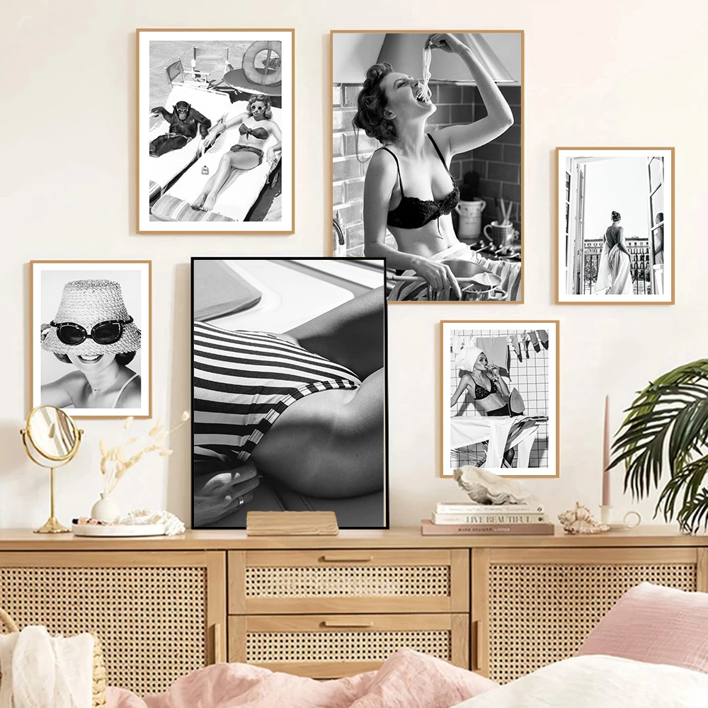 

Sexy Girl Sunbathing Bare Art Chest Poster Print Black And White Fashion Wall Canvas Painting Modern Nordic Room Home Decor