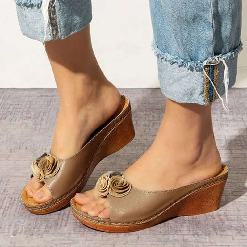 

Shoes Big Size House Slippers Platform Slides Flower On A Wedge Slipers Women 2022 Flat PU Rubber Basic Fabric Floral Flower Fla