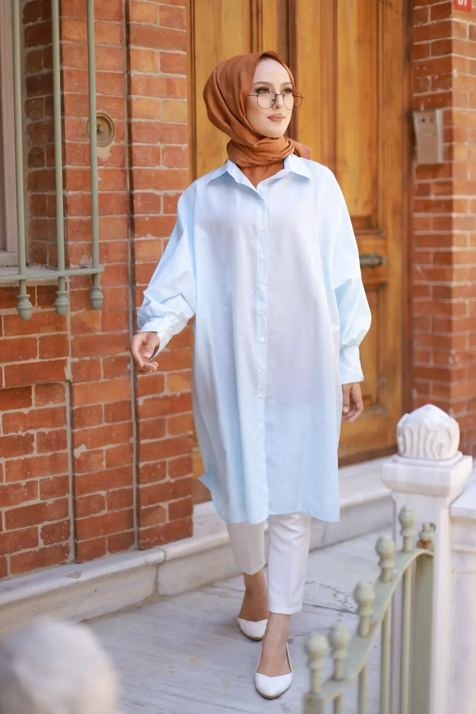 Женская длинная туника в полоску зимний и осенний стиль 2021