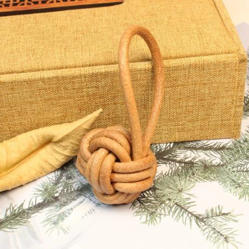 1 шт. кожаный тканый брелок ручной работы с шариком повседневный стиль подходит