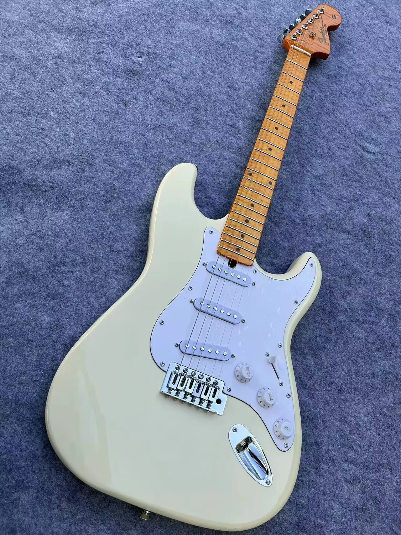 

Send in 3 days stratocaste-r custom body 6 string Red Electric Guitar in stock MOSDK