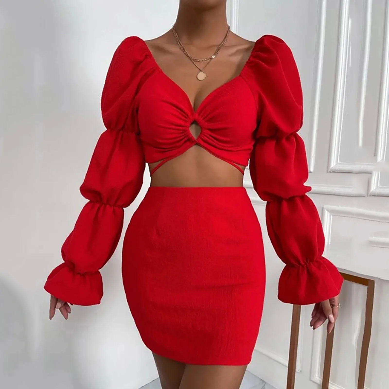 

Женское однотонное платье-мини с длинным рукавом