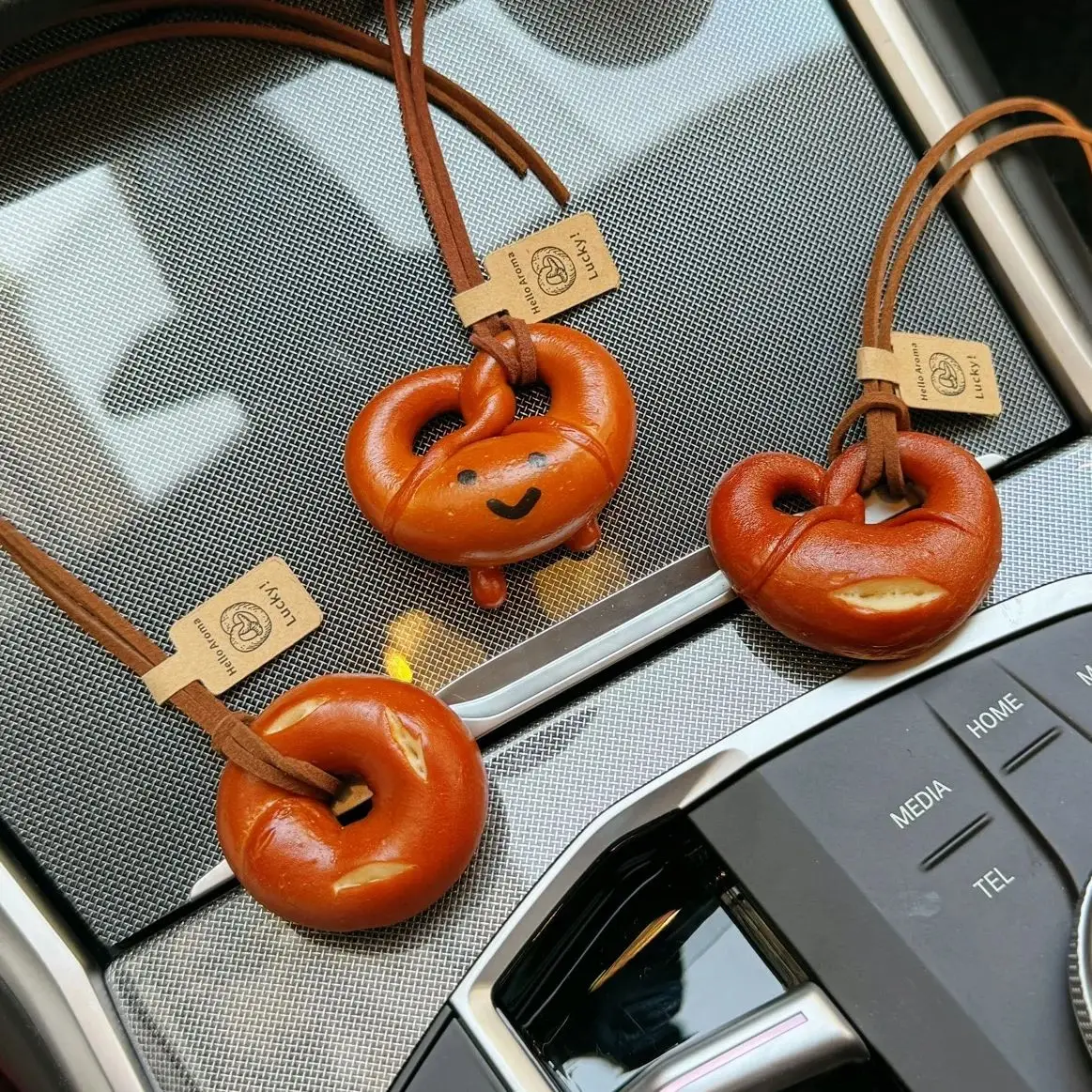 Брелок для хлеба ручной работы пробковый ремешок зеркало заднего вида подвесное