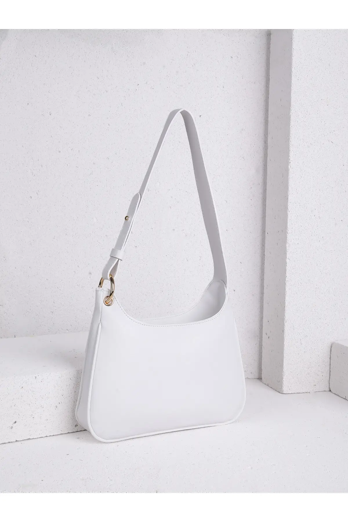 

Women's White Adjustable Strap Bag