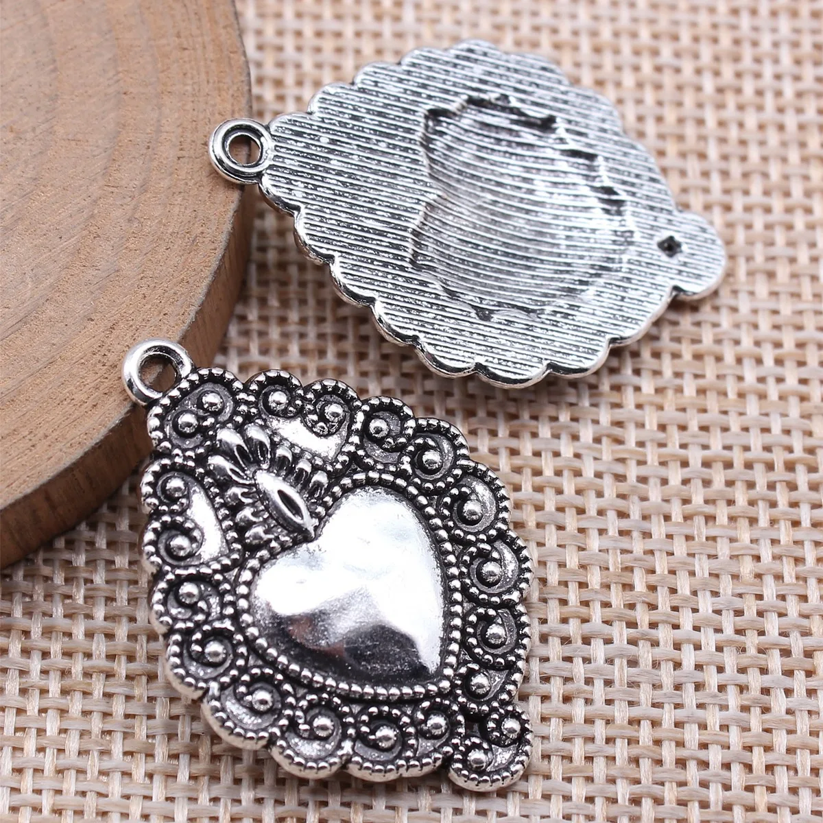 WYSIWYG 10 шт. 35x24 мм античное серебряное покрытие Готическая искусственная кожа для