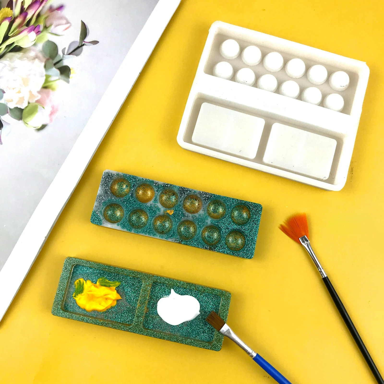 

Palette Epoxy Resin Mold DIY Crystal Eye Shadow Palette Art Plate Silicone Mold