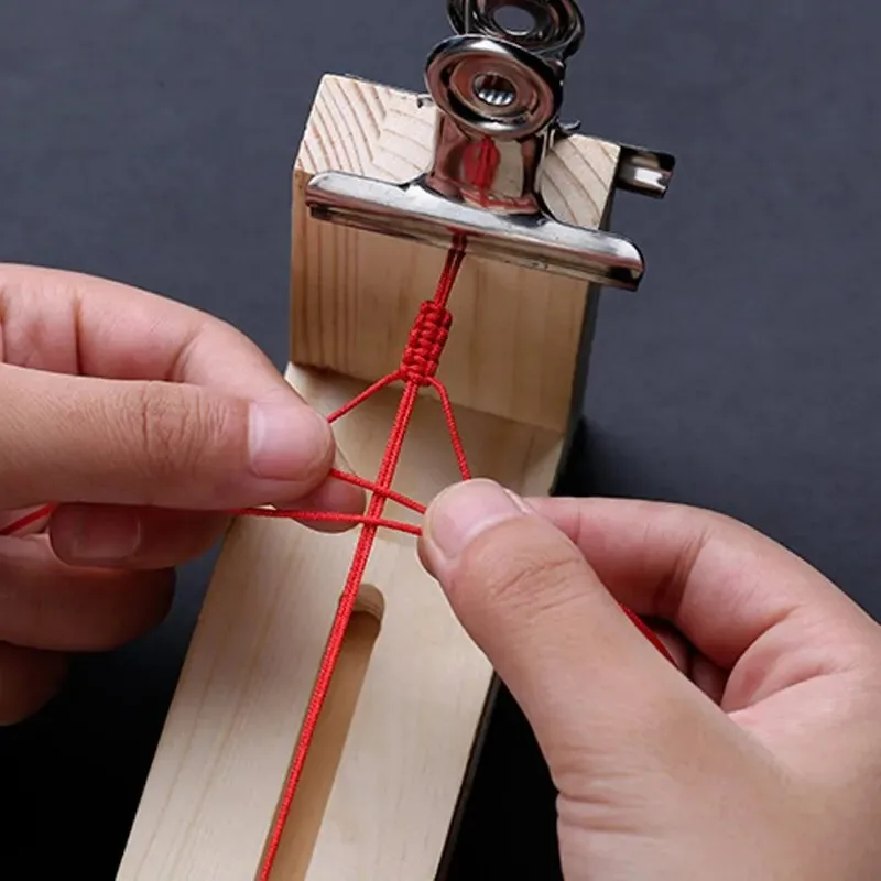 Браслет сделай сам красная веревка рамка из цельного дерева для плетения