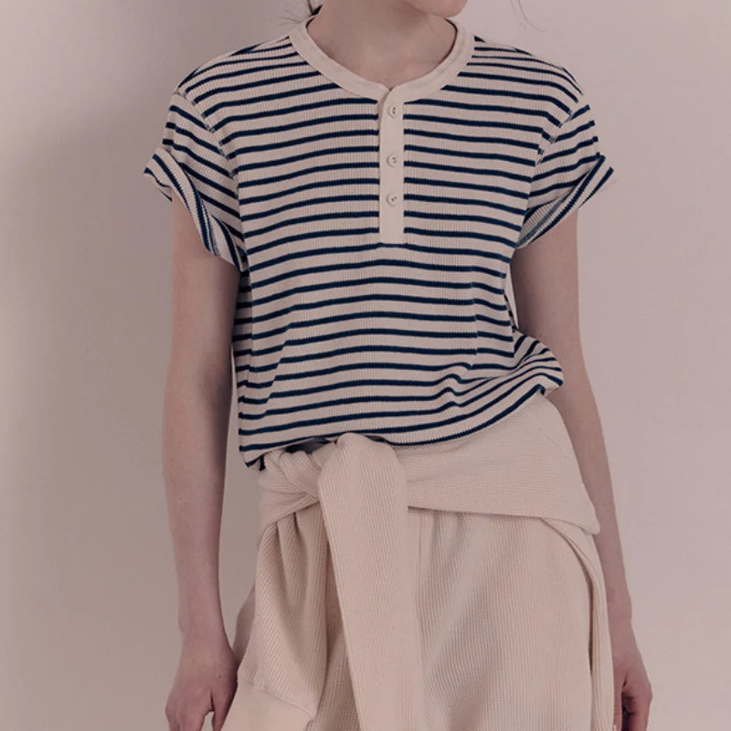 

2023 Striped High-definition Niche Summer Loose Short-sleeved Women T-shirt