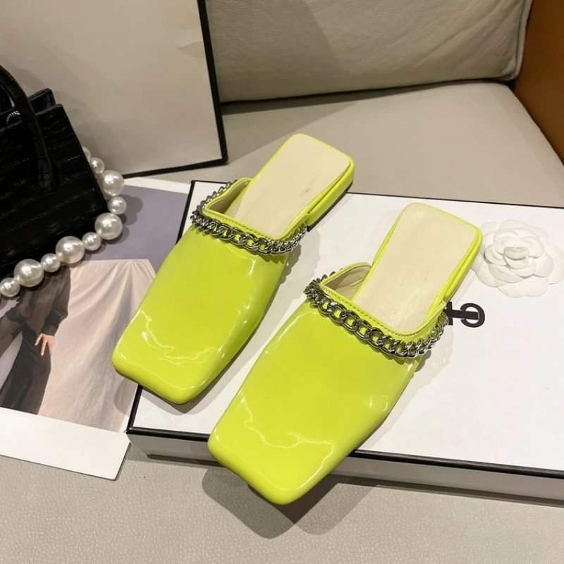 

Designer Slippers Women Luxury 2022 Summer Fashion Patent Leather Chain Low Heel Square Toe Beach Shoes Lady Casual Slides Woman
