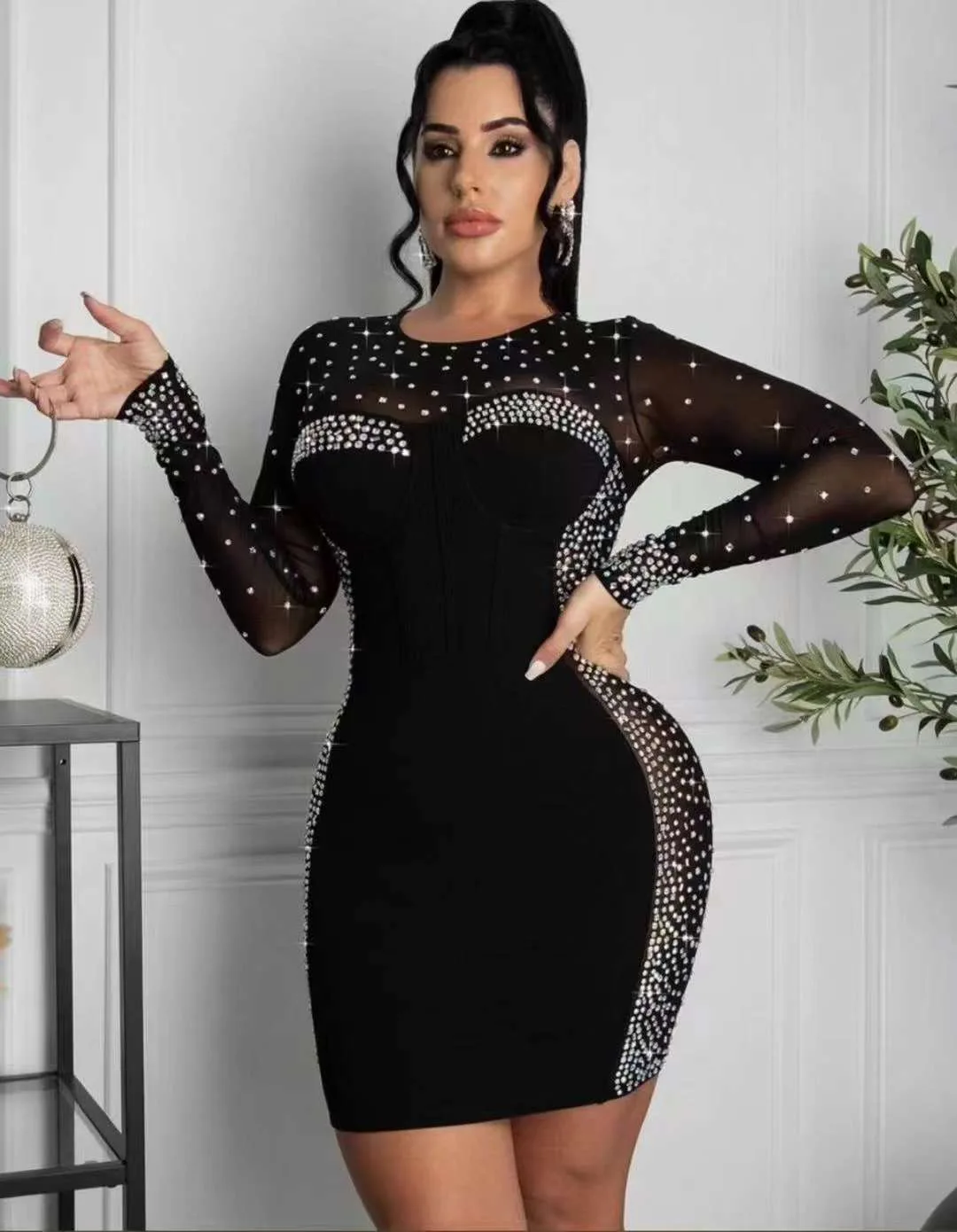 

Women Sexy Long Sleeve O Neck Crystal Diamonds Black Mini Bodycon Bandage Dress 2022 Elegant Midi Celebrity Evening Party Dress