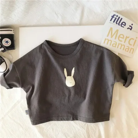 Футболка для маленьких девочек и мальчиков, рубашки с мультяшным кроликом для малышей, детские тонкие футболки, лето 2024, детская одежда в Корейском стиле