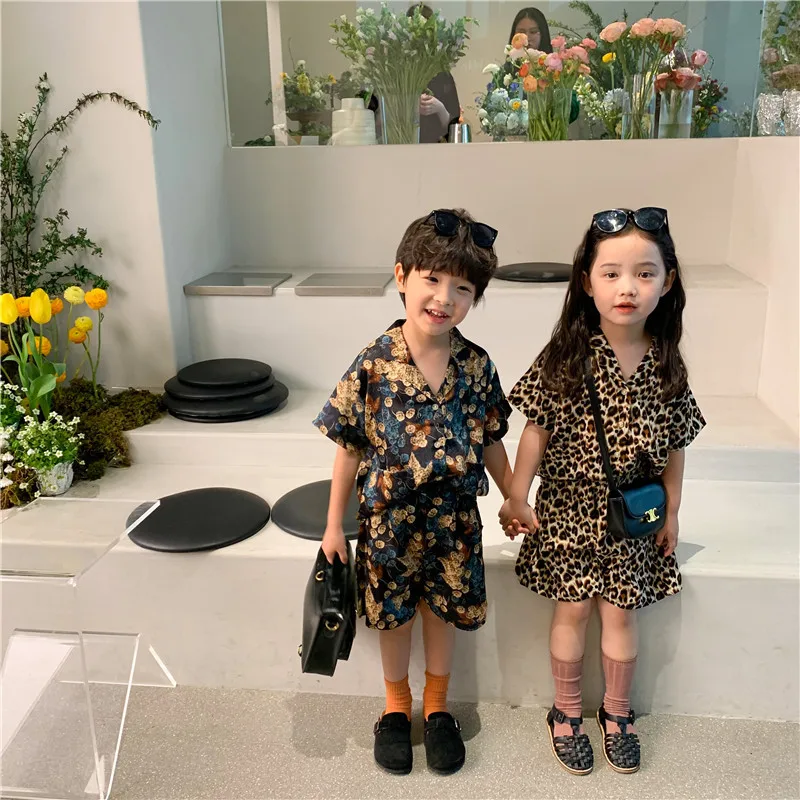 

Summer Unisex Satin silky Leopard Print clothes sets boys and girls short sleeve thin shirts and shorts 2pcs outfits