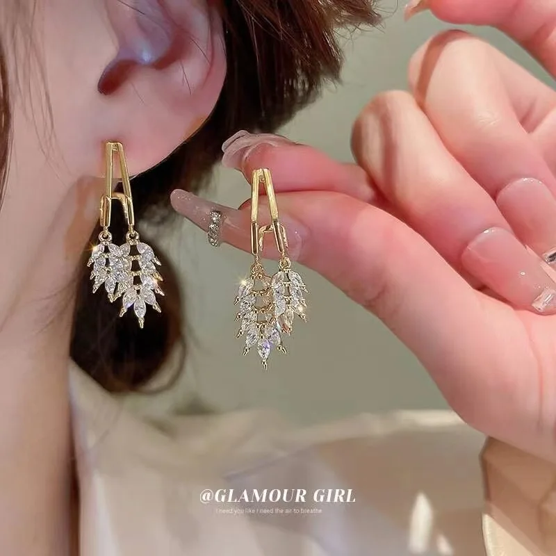 

In 2022, The New Fashion Temperament Is Versatile And Senior Sense Of Japanese And Korean Design Crystal Wheat Ear Earrings