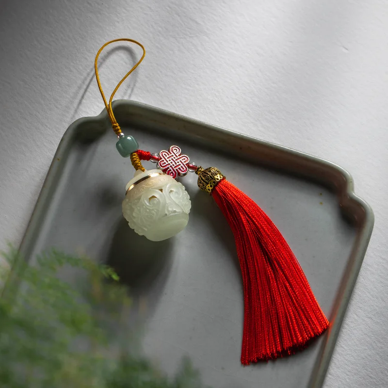 

Retro hollow sachet box luminous stone car key chain mobile phone chain bag pendant Han costume decoration