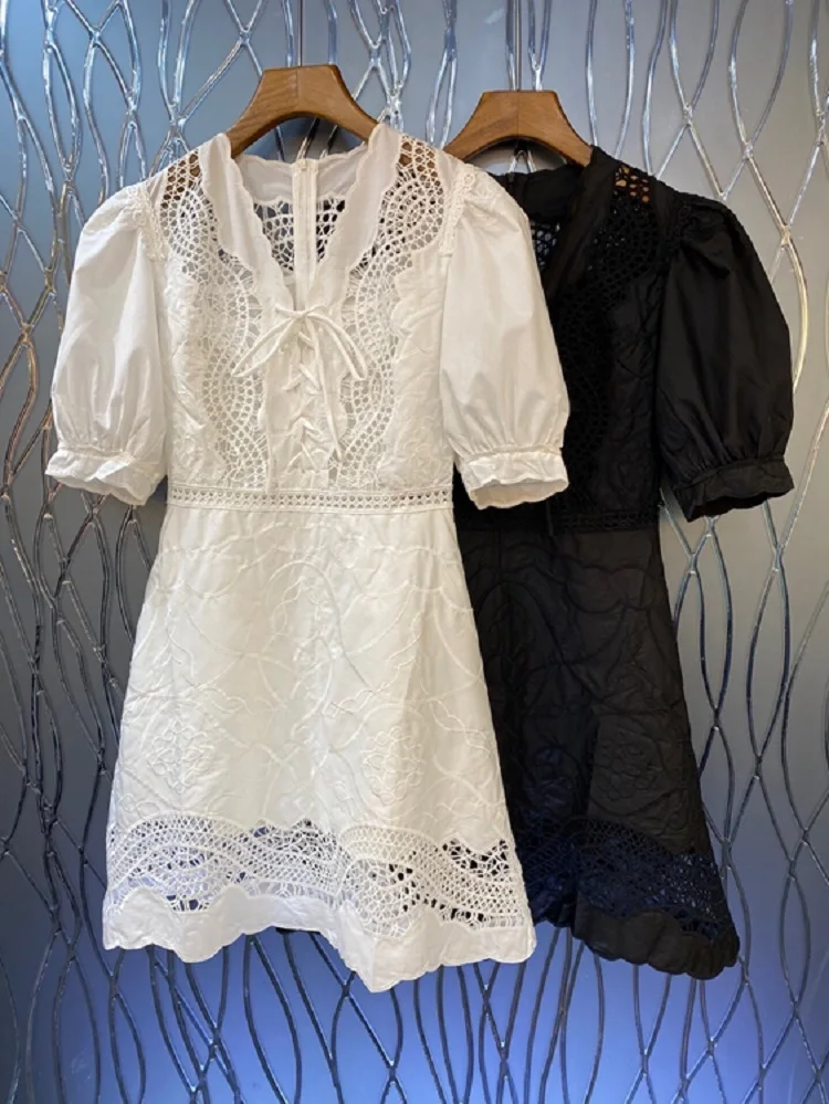 Женское Хлопковое платье с вышивкой Белое и черное ажурное V-образным вырезом