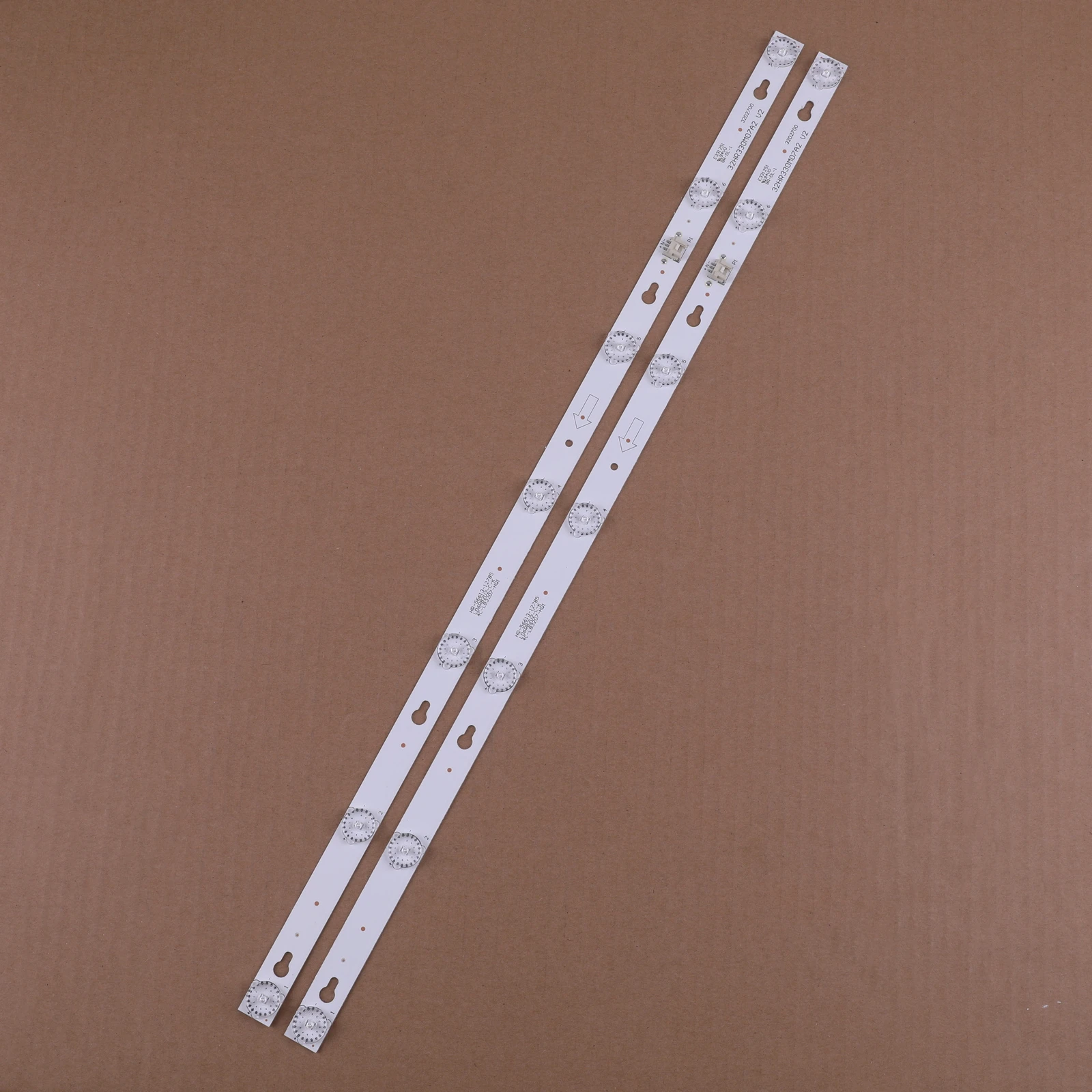 

LED Backlight strip 7 Lamp Apply TC- L 32''TV L32F1680B L32F3301B L32F3303B 32HR330M07A2 V2 4C-LB3207-HQ1 L32E181 32S3750 LVW320