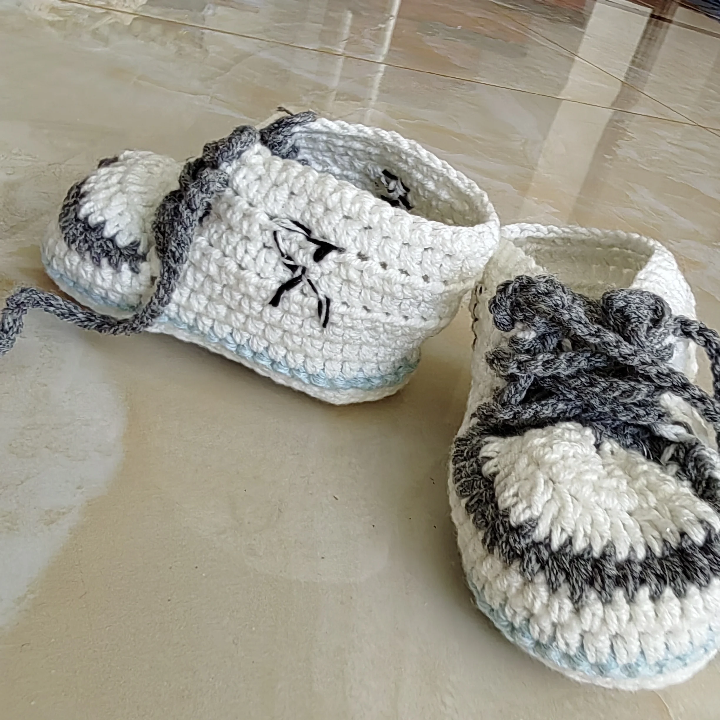 

Детские вязаные крючком ботинки QYFLYXUEHandmade, вязаная спортивная обувь, мягкая подошва, повседневная обувь, хлопковые подходящие Детские хлопковые перчатки,