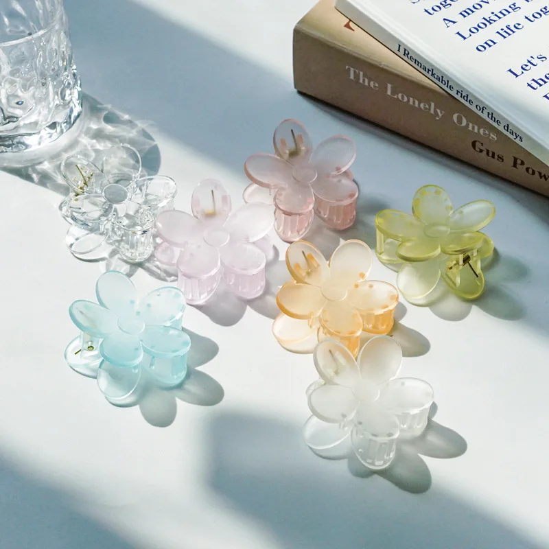 

Прозрачные Цветочные заколки для волос, Нескользящие милые заколки для волос, пластиковые зажимы для волос, для тонких густых волос, акрило...